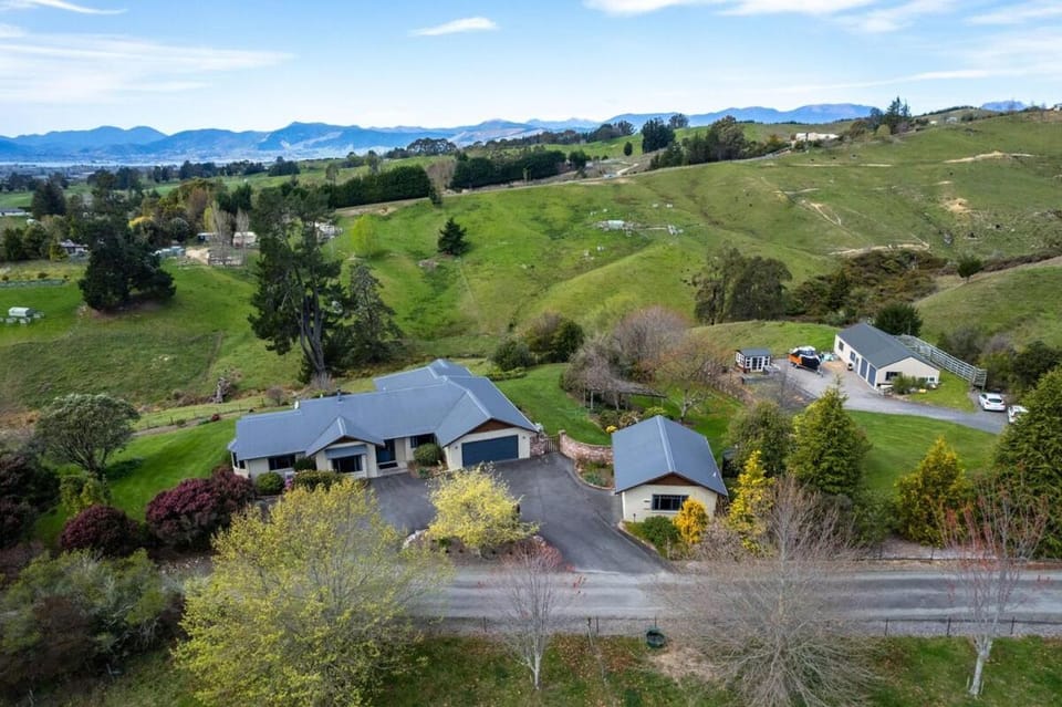 Redwood Vista - Essential Serenity House in Tasman District, Tasman, New Zealand