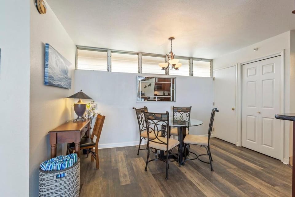 Royal Kahana 808- Remodeled coastal stunner, AC, ocean & island view Apartment in Napili-Honokowai