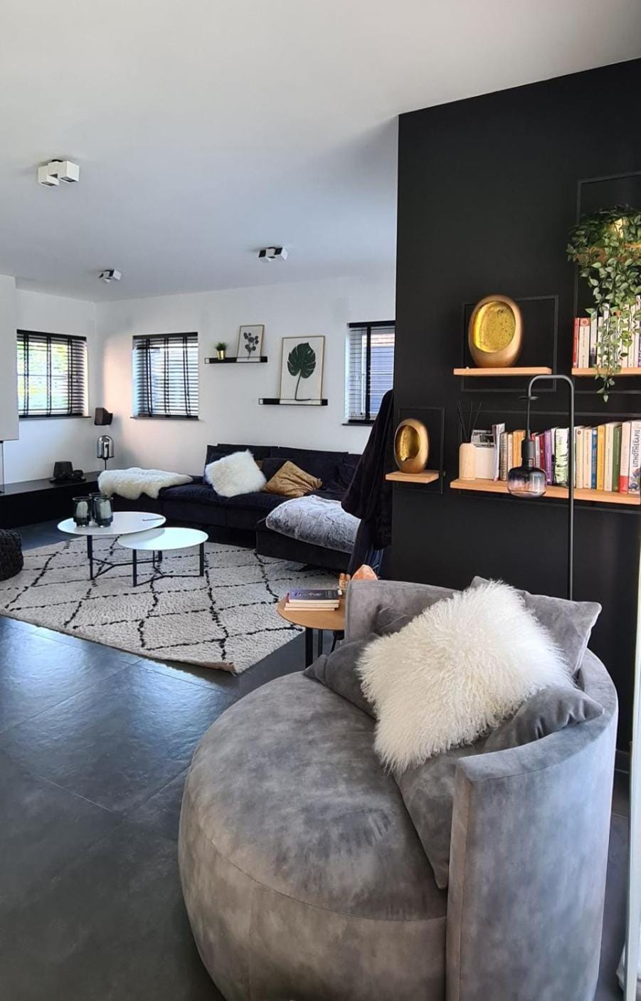 Living room, Seating area