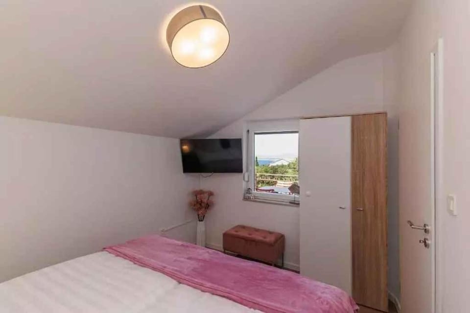 TV and multimedia, Bedroom
