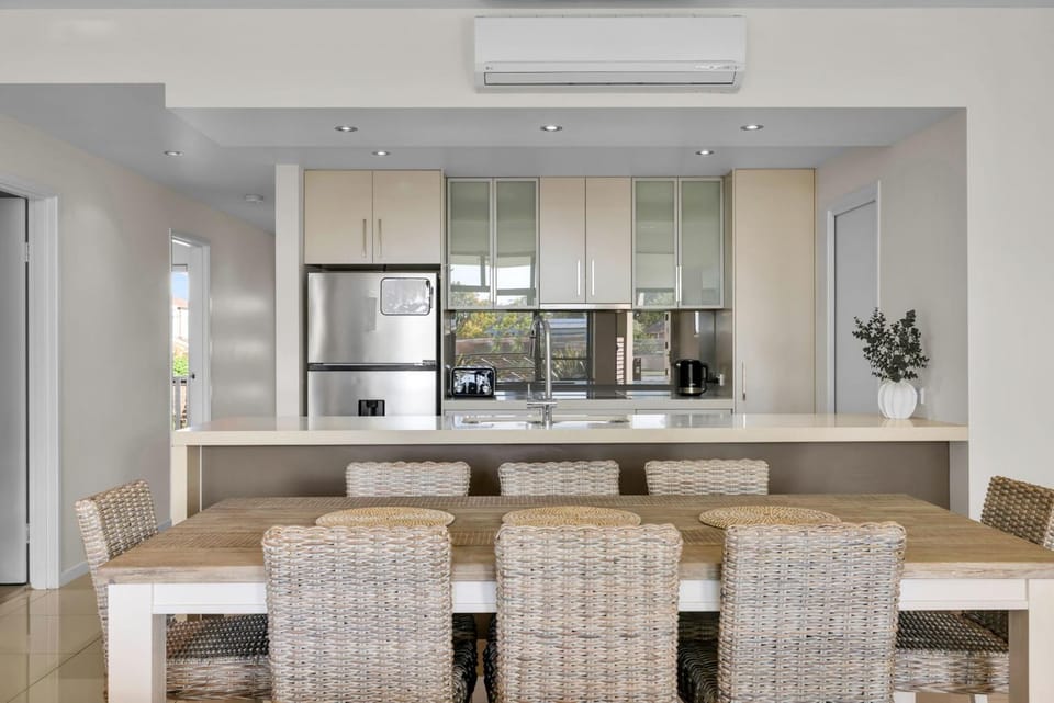 Our Beach House at Husky by Book Jervis Bay - Relax in Style Apartment in Huskisson