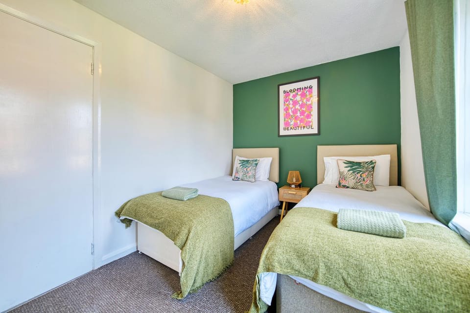 2BR Flat Parking Near City and Finnieston Apartment in Glasgow