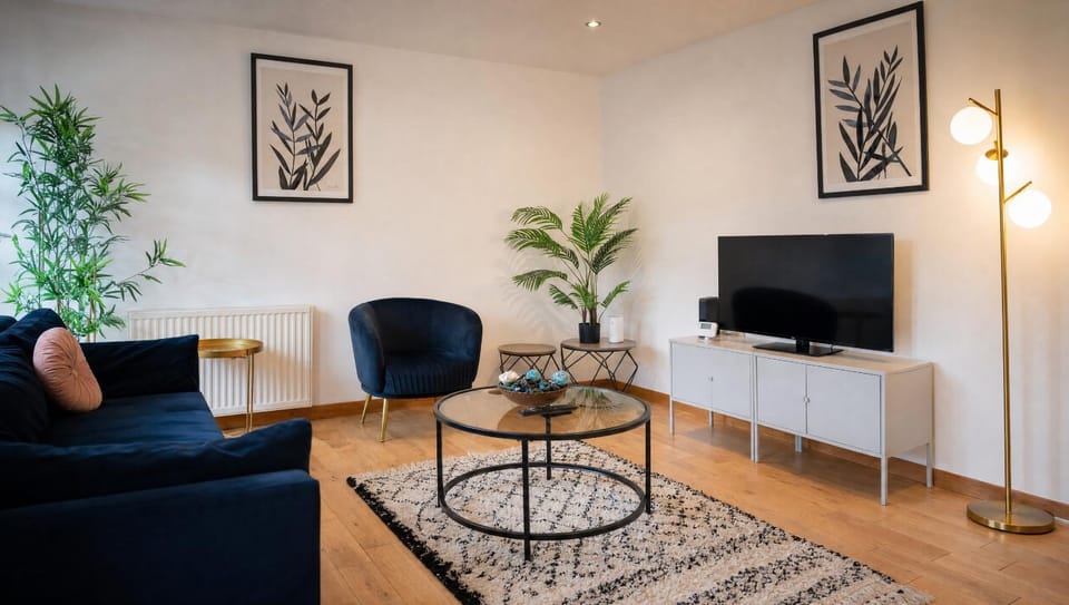 2BR House Free Parking Easy City Access Apartment in Glasgow