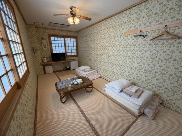 ビジネスイン拝島 Ryokan in Japan