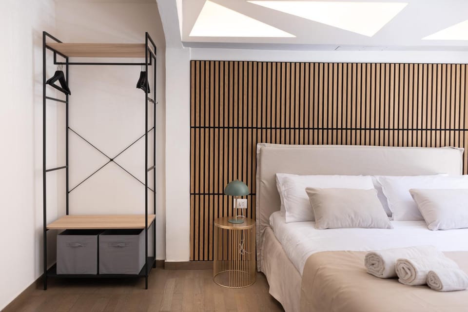 Bed, Bedroom, towels, wardrobe