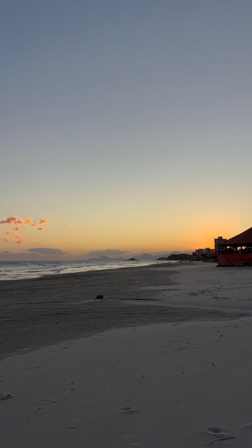 Casa na praia com churrasqueira House in Itanhaém