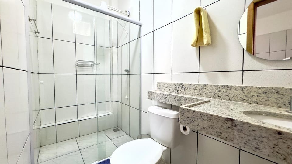 Toilet, Bath, towels