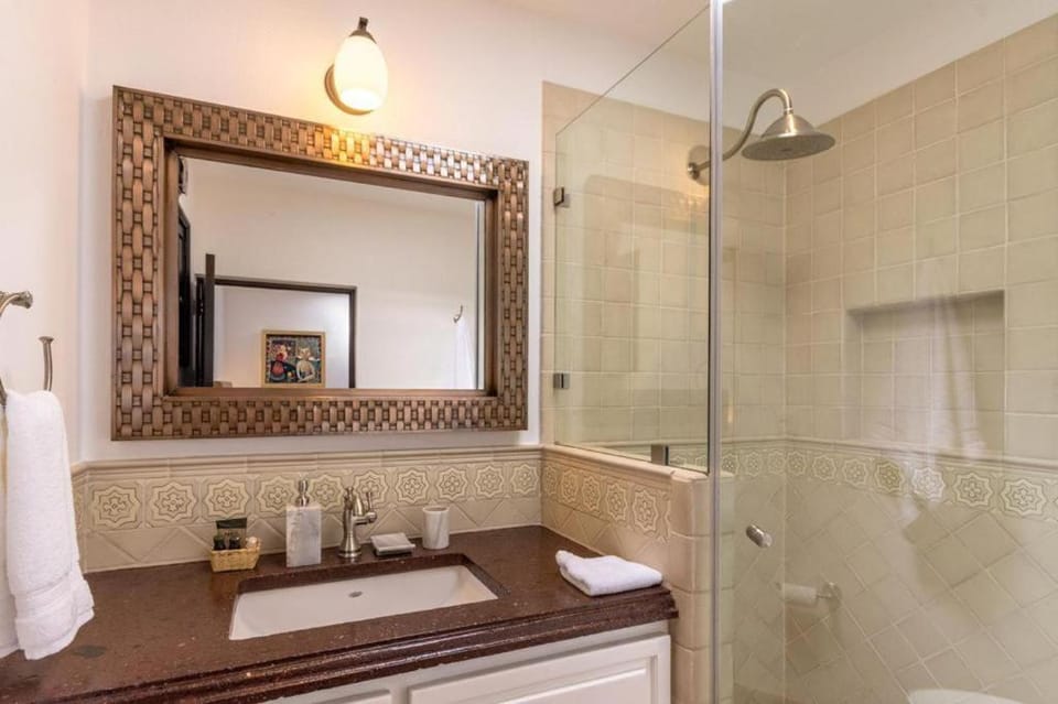 Historic center! Luxury Retreat 1 block-Main Plaza Villa in San Miguel de Allende