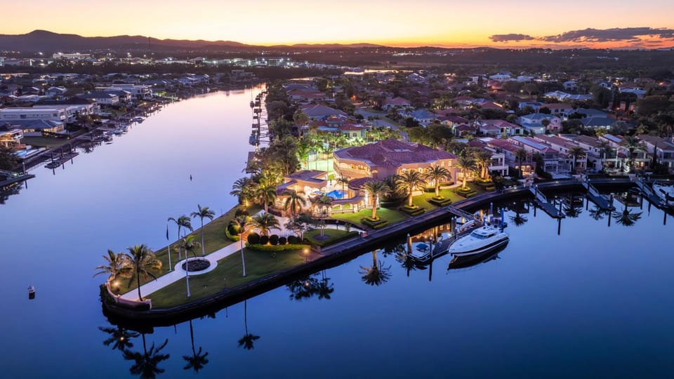 Bellagio Gold Coast House in Hope Island