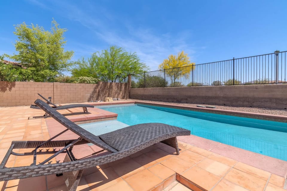 King bed Pool Fire Pit Office House in Goodyear