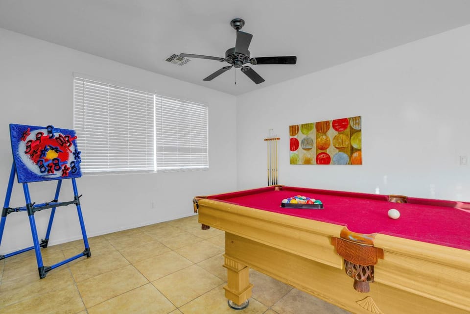Game Room Pool King bed Pool Table House in Glendale
