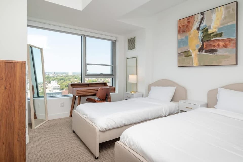 Central Square 3BR Condo with Downtown View Gym and Parking Apartment in Cambridgeport