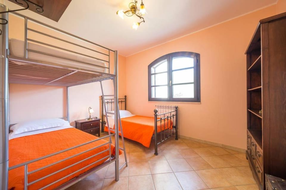 Staff, Staff, Bed, Day, People, People, Game Room, Library, Other, Photo of the whole room, Decorative detail, Bedroom, On site, Garden view, Mountain view, Area and facilities, Area and facilities, Drinks, Seasons, bunk bed, Family, Family
