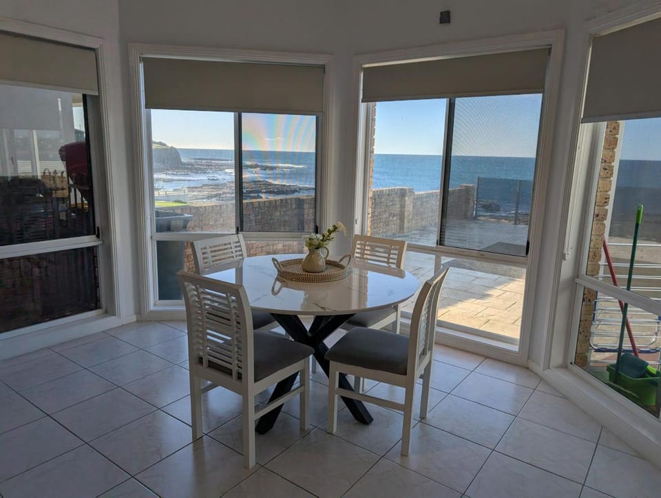 Sea Breeze at Barrack Point Apartment in Wollongong