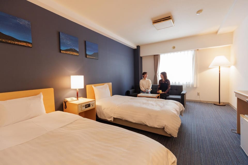 People, Photo of the whole room, Bedroom