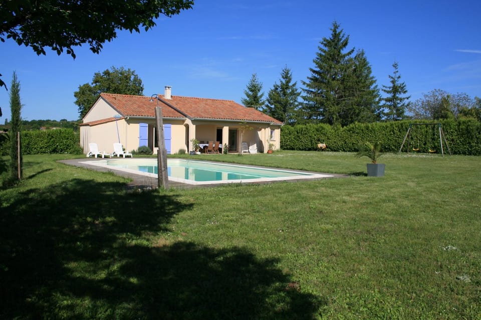 Property building, Garden, Pool view, Swimming pool, Swimming pool