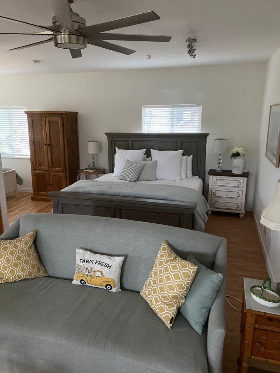 Living room, Photo of the whole room, Bedroom