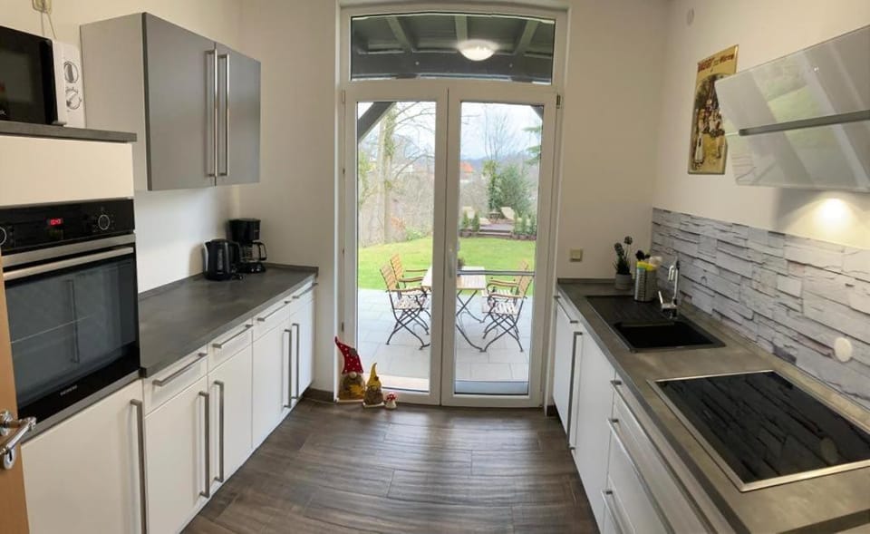 Garden view, kitchen
