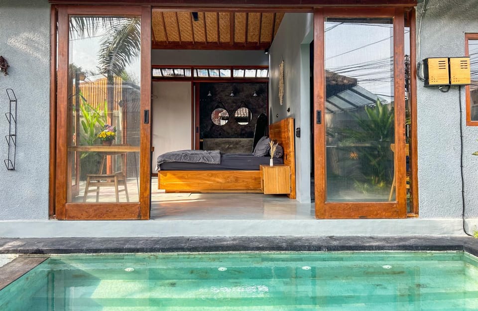 View (from property/room), Bedroom, Swimming pool