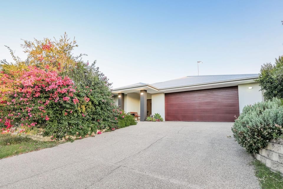 Property building, Garden view