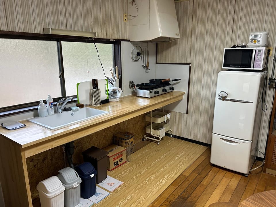 KNA healing house くうねるあそぼ ペットと泊まれる宿 自炊ok広々と大らかな自然の中で過ごしたい方に House in Japan