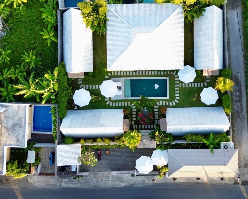 NEW Rest Play Work 10 min to Canggu in a Quiet area Bed and Breakfast in North Kuta