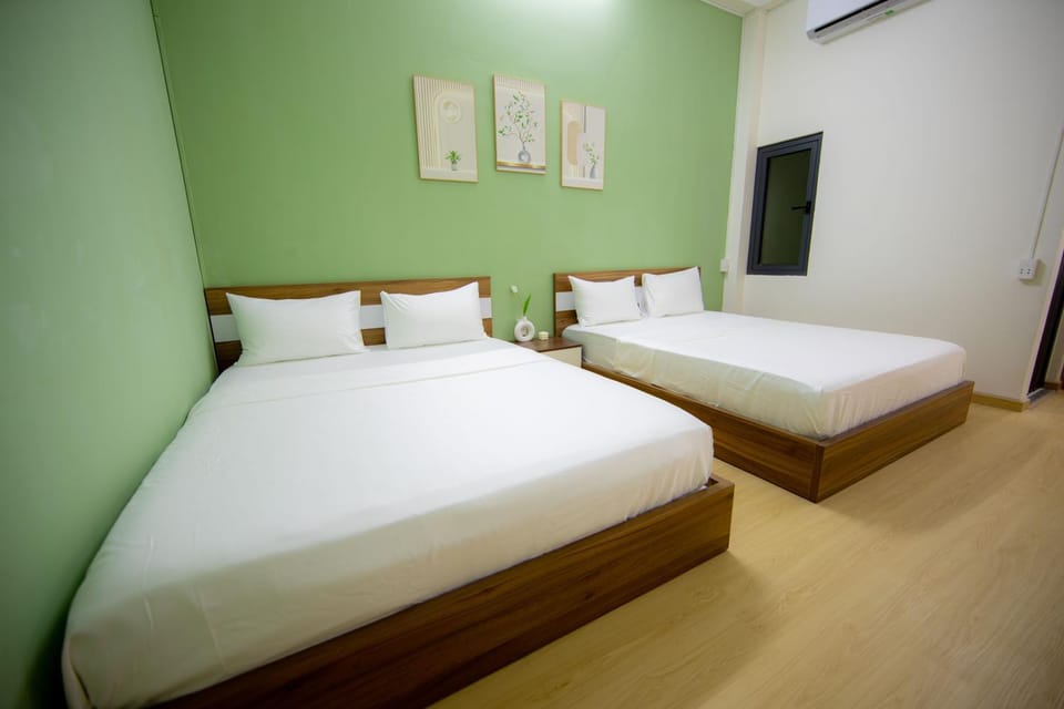 Bed, Bedroom, air conditioner