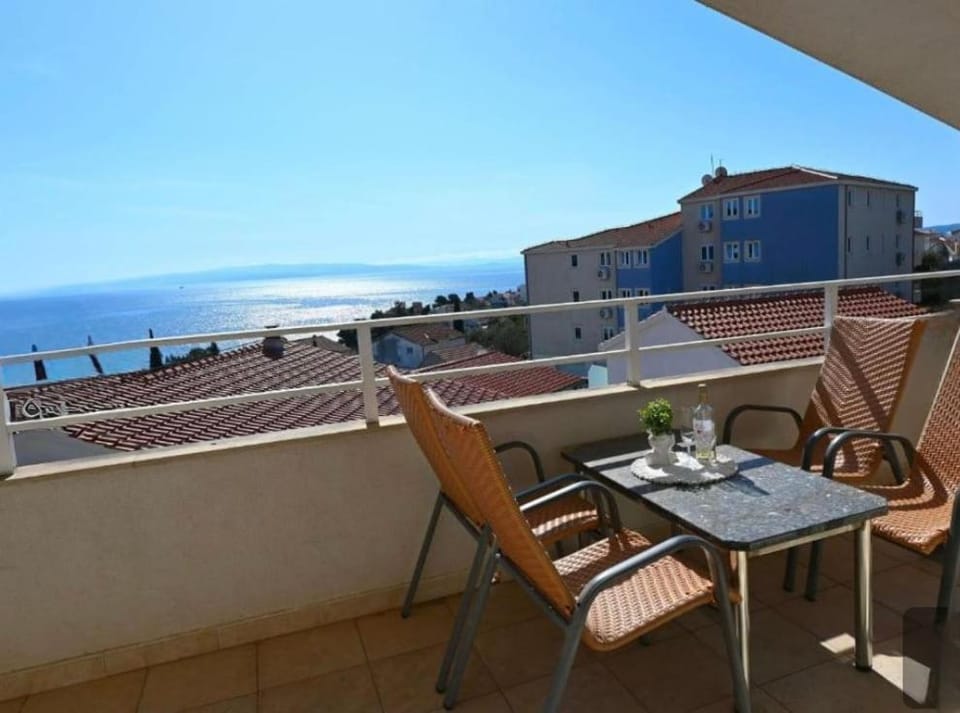 View (from property/room), Balcony/Terrace, Seating area, Sea view