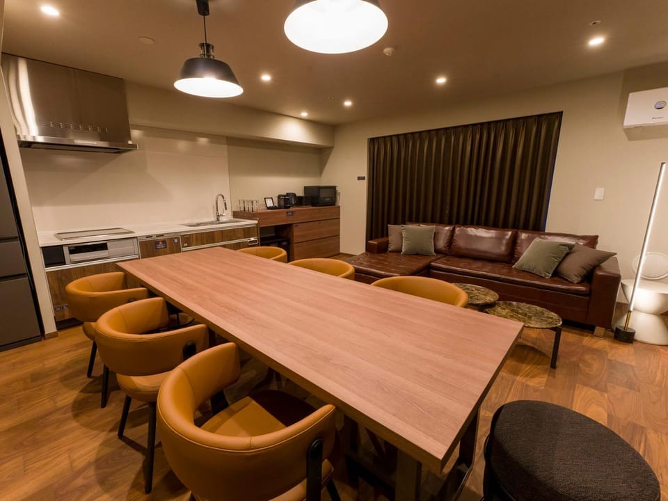 Living room, Dining area
