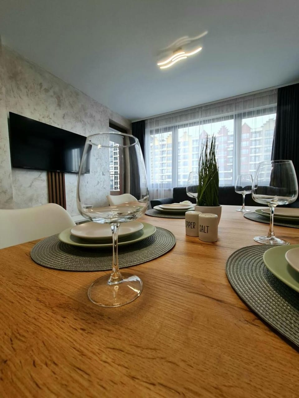Family Garden - Bright 1BR Apartment in Varna
