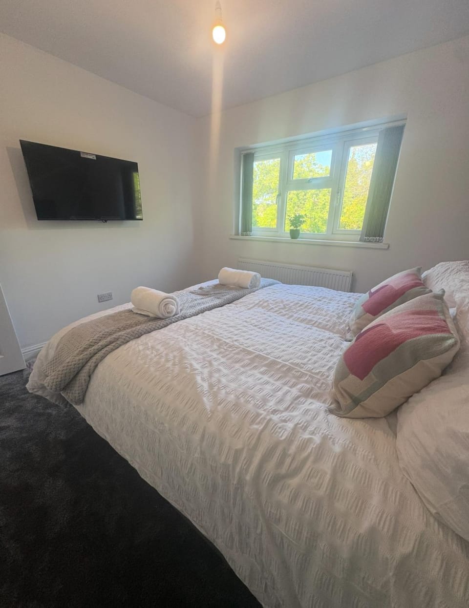 Luxury Solihull 6 bed 3 bath house 16 guests JLR HS2 BHX House in Solihull