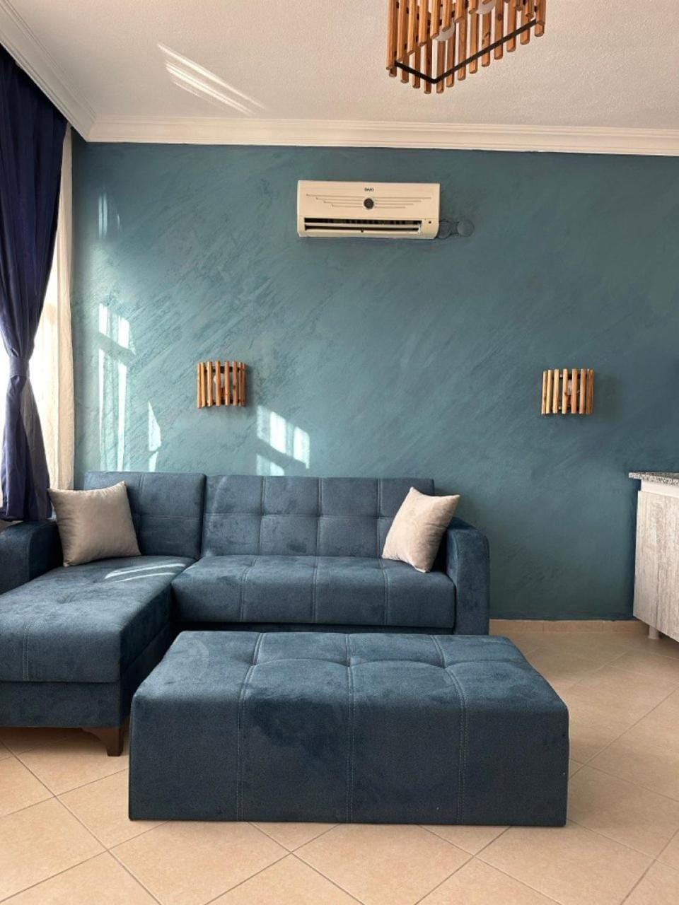 Living room, Seating area, air conditioner