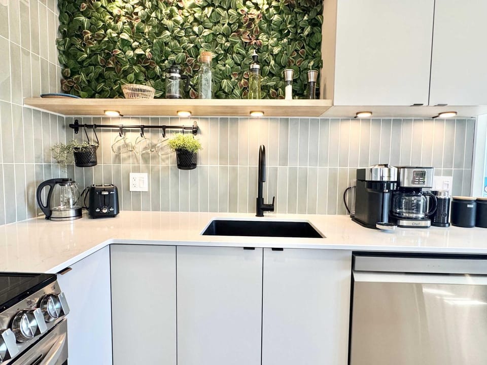L`Oasis Boheme - Hot tub - 2 Bedrooms - Free EVCharger Apartment in Quebec City