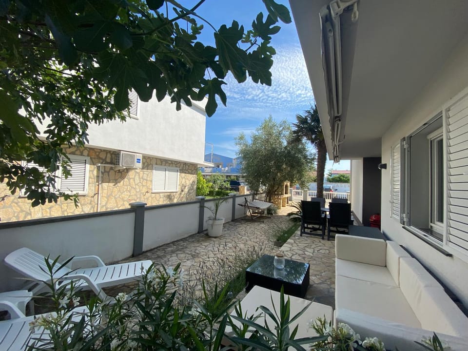 Garden, Balcony/Terrace