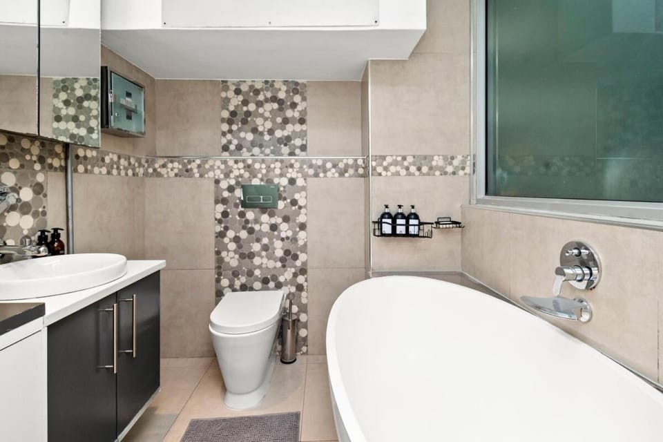 CityPad 1 Bed w Balcony 5 mins to V&A, CTICC Apartment in Cape Town