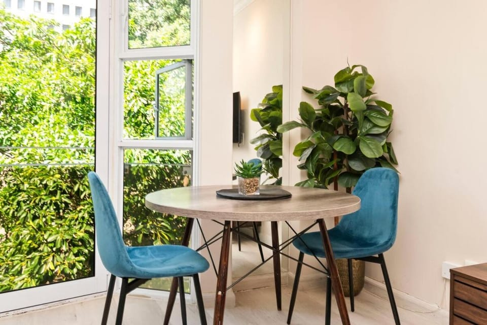 CityPad 1 Bed w Balcony 5 mins to V&A, CTICC Apartment in Cape Town