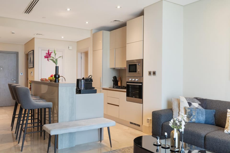 Kitchen or kitchenette, Living room, Seating area, Dining area, dishwasher, microwave, oven, stove
