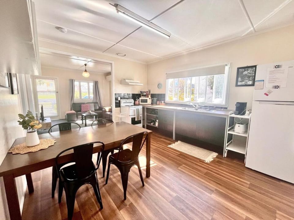 Denham Cottage - Quart Pot Creek House in Stanthorpe