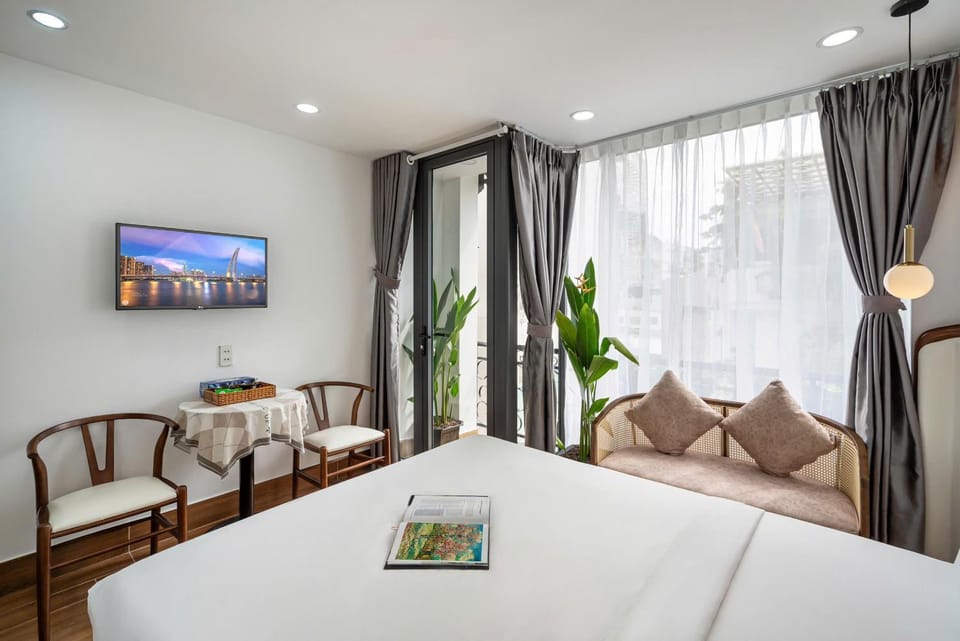 Bed, TV and multimedia, Photo of the whole room, Seating area