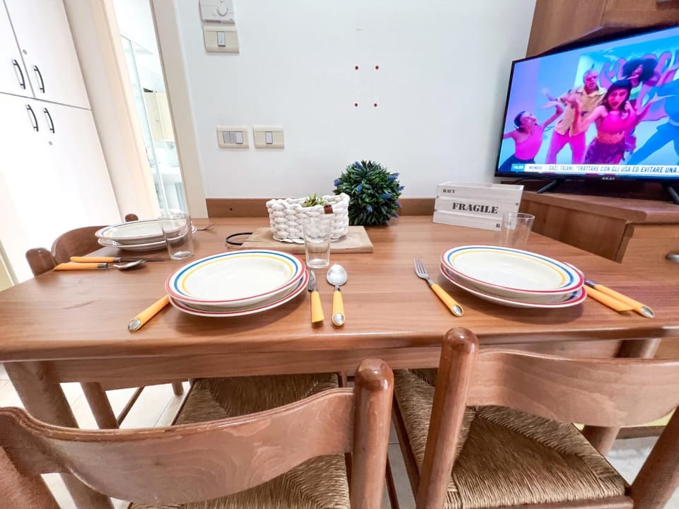 TV and multimedia, Dining area