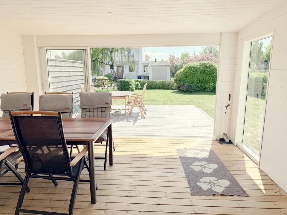 Patio, Dining area, Garden view