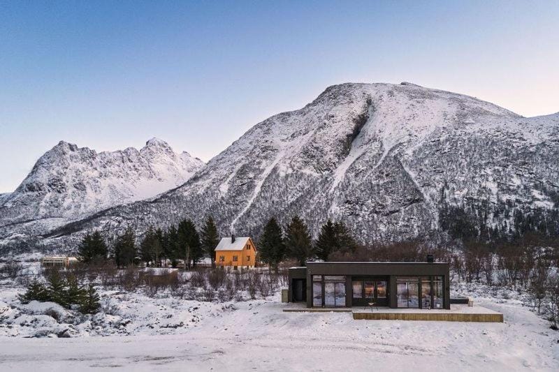Property building, Winter, Mountain view