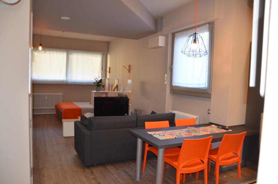 TV and multimedia, Dining area