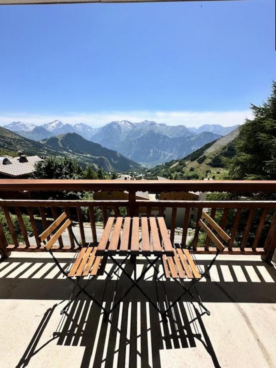 Mountain view, furniture