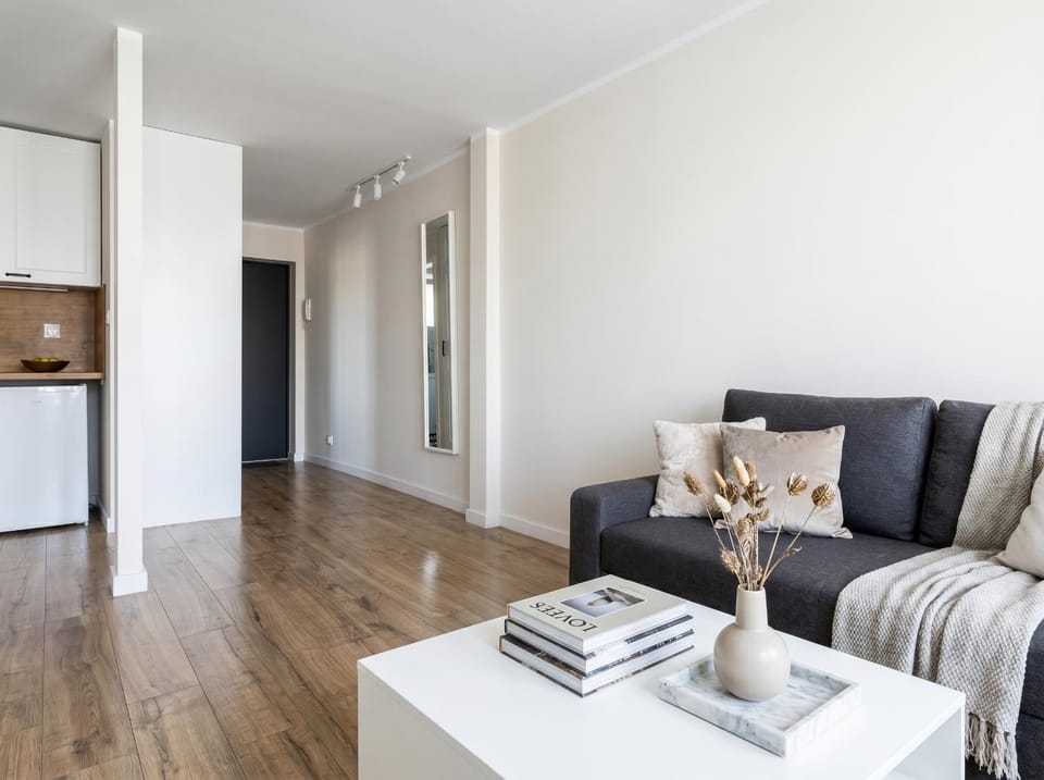 Kitchen or kitchenette, Living room, Seating area