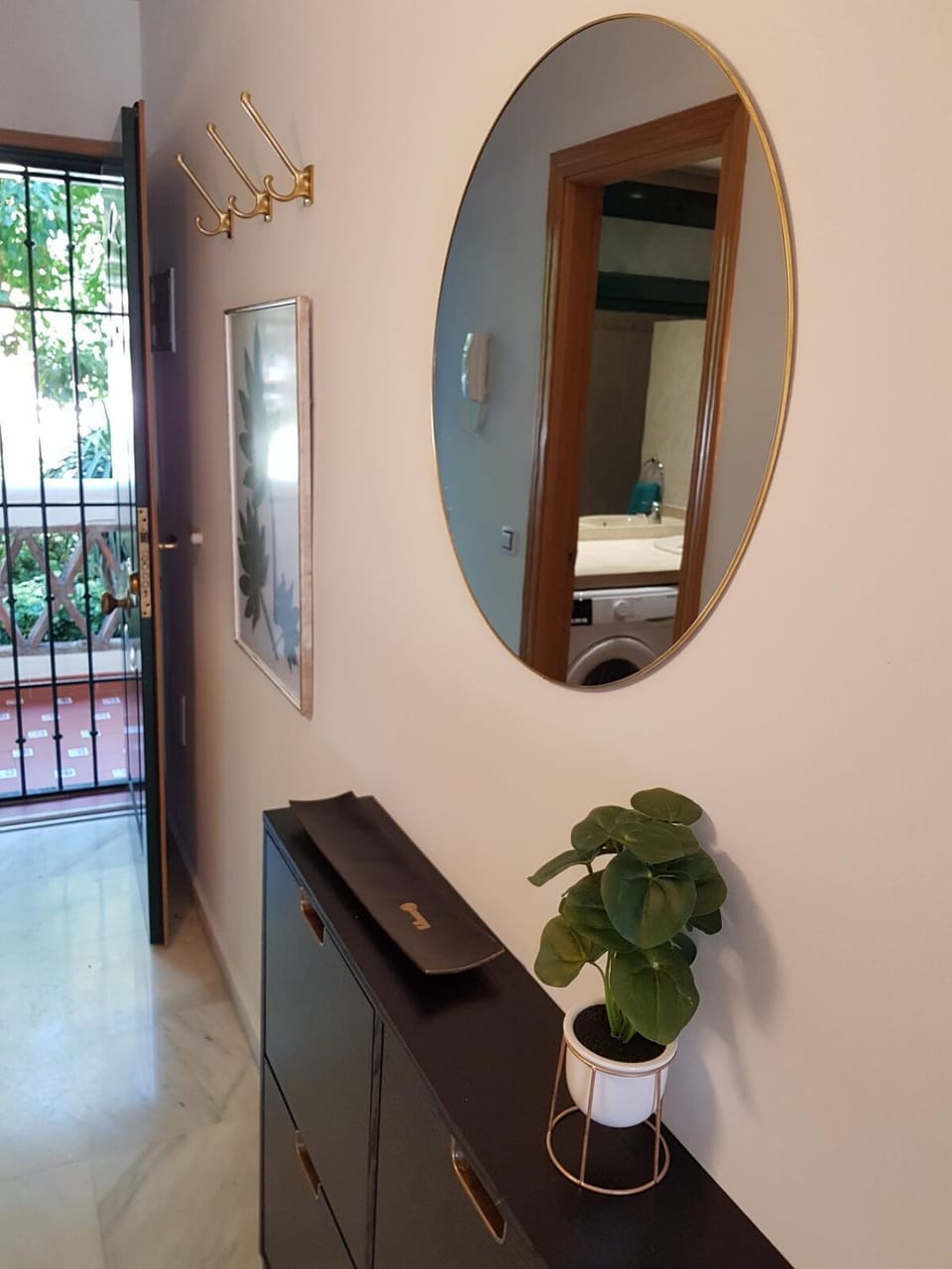 Peaceful 1BR Getaway - Walk to Beach and Train Apartment in Benalmadena