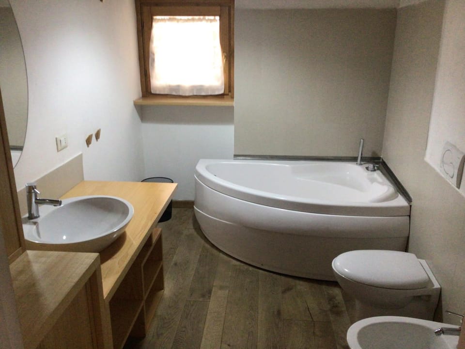 Bathroom, Bath