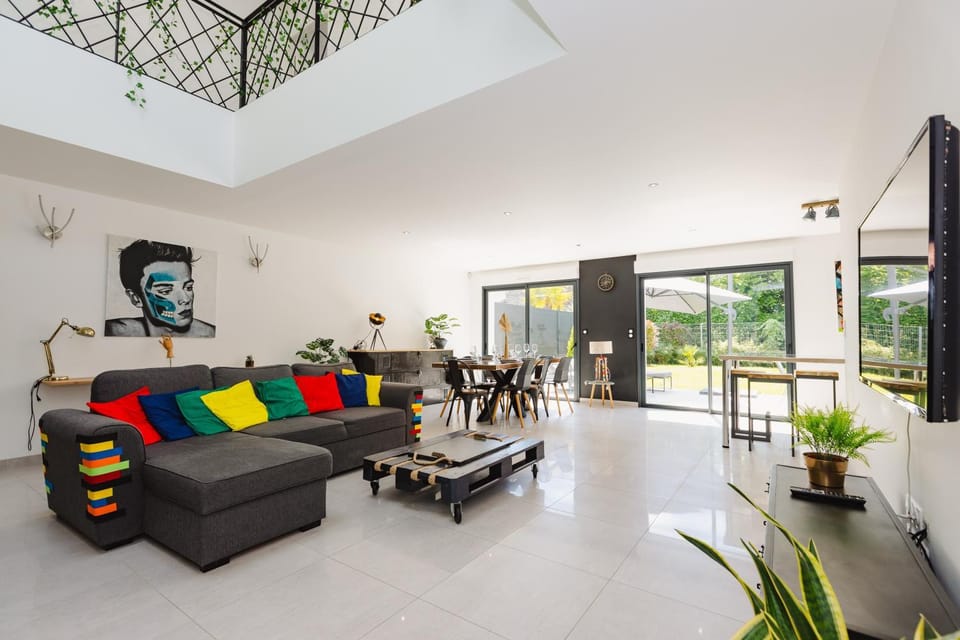 Communal lounge/ TV room, Living room