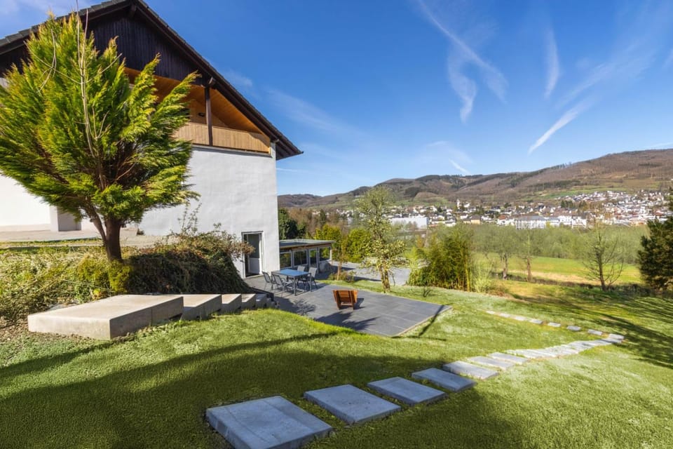 Property building, Garden, Garden, Garden view, Mountain view, sunbed