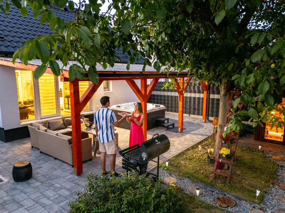 Garden, Guests, Garden view